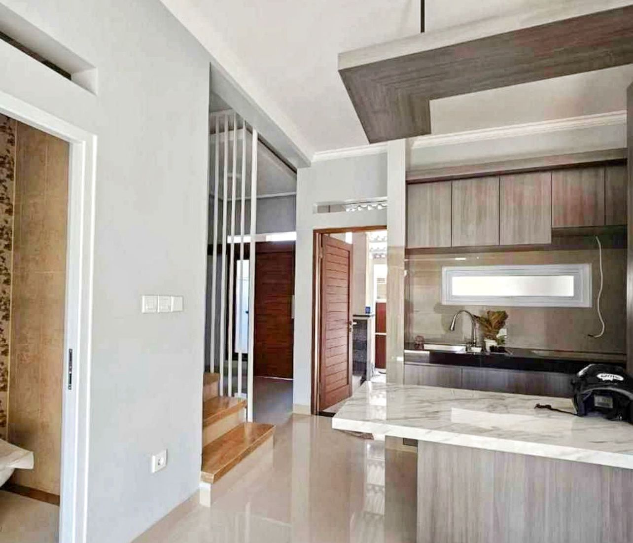 FOR SALE – MODERN MINIMALIST 2-STOREY HOUSE IN PRIME DENPASAR LOCATION! RUMAH LUMINTANG – Denpasar Utara (Near Lapangan Lumintang)