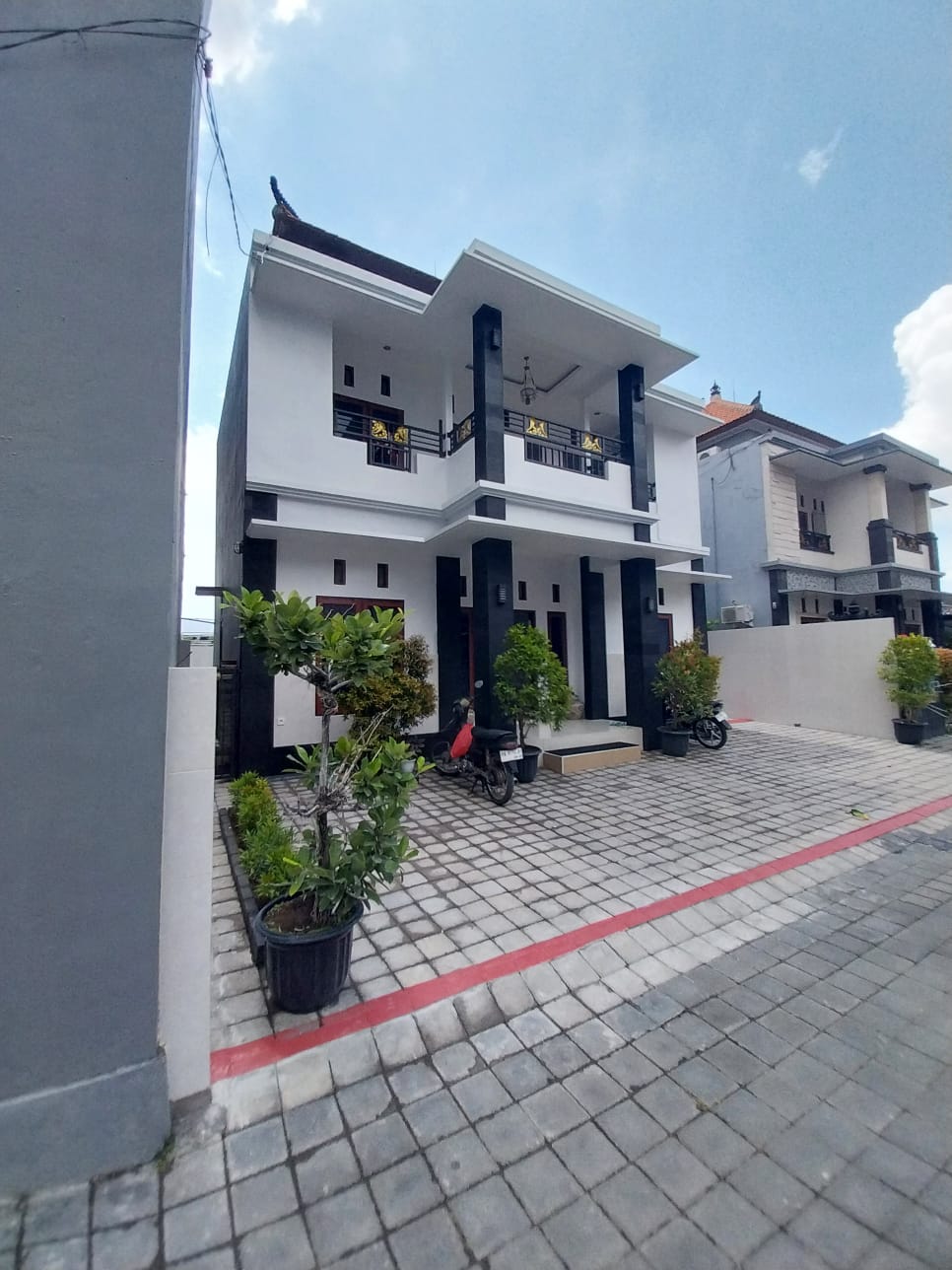 FOR RENT – 2-Storey Semi Furnished House in Marlboro, West Denpasar | Spacious Family Home