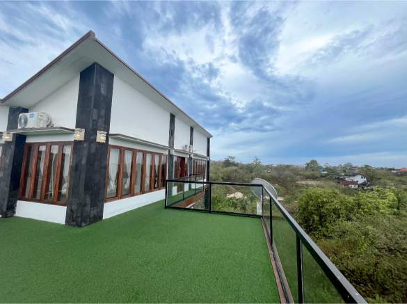 Beautiful freehold villa with stunning hill views.