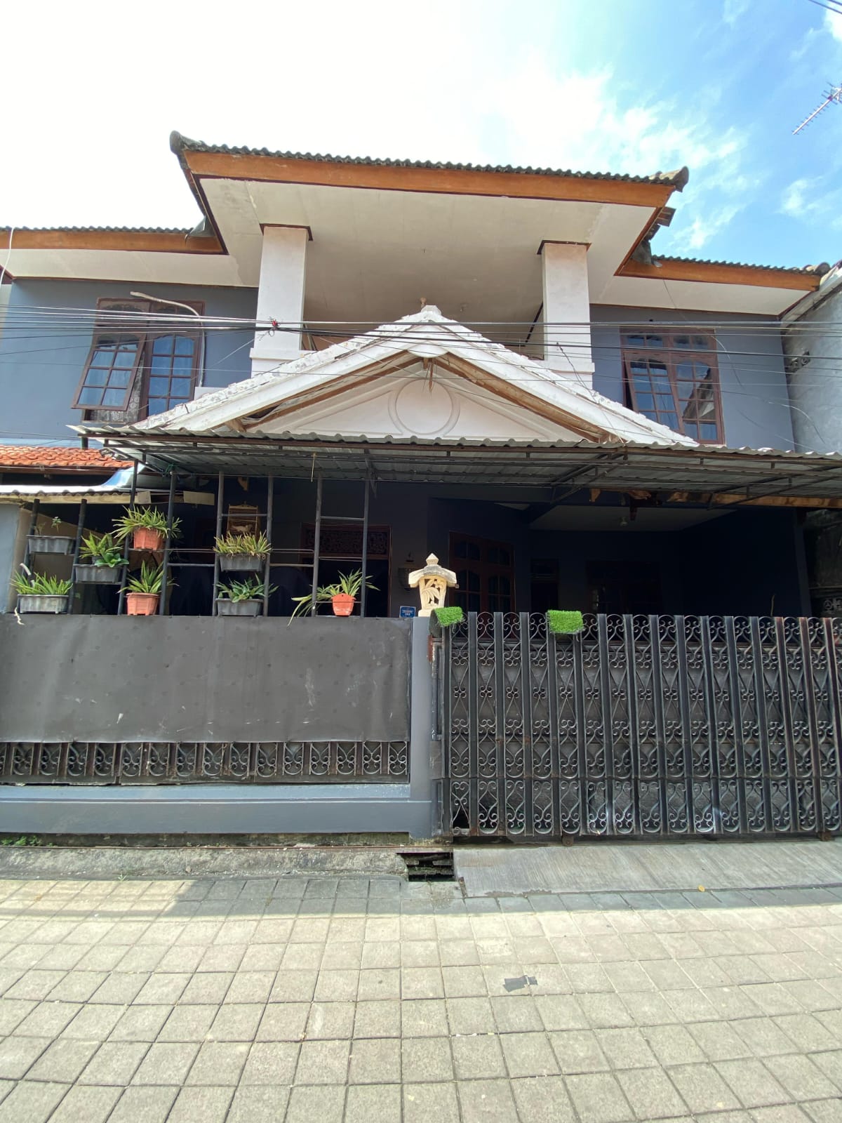 SPACIOUS 2-STOREY HOUSE FOR SALE – PALAPA SIDAKARYA, SOUTH DENPASAR