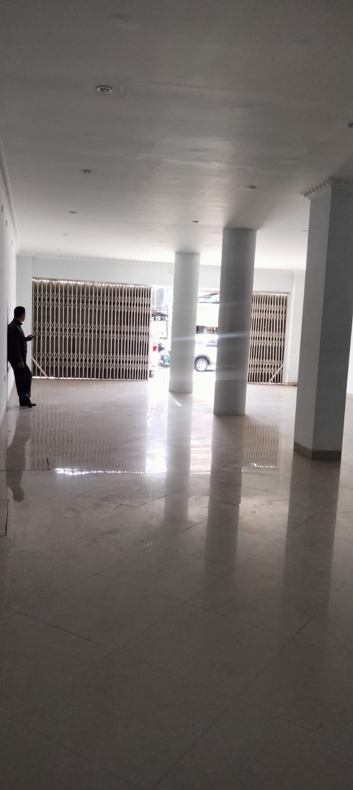 3-STOREY SHOPHOUSE FOR RENT – STRATEGIC AREA NEAR SESSETAN MAIN ROAD