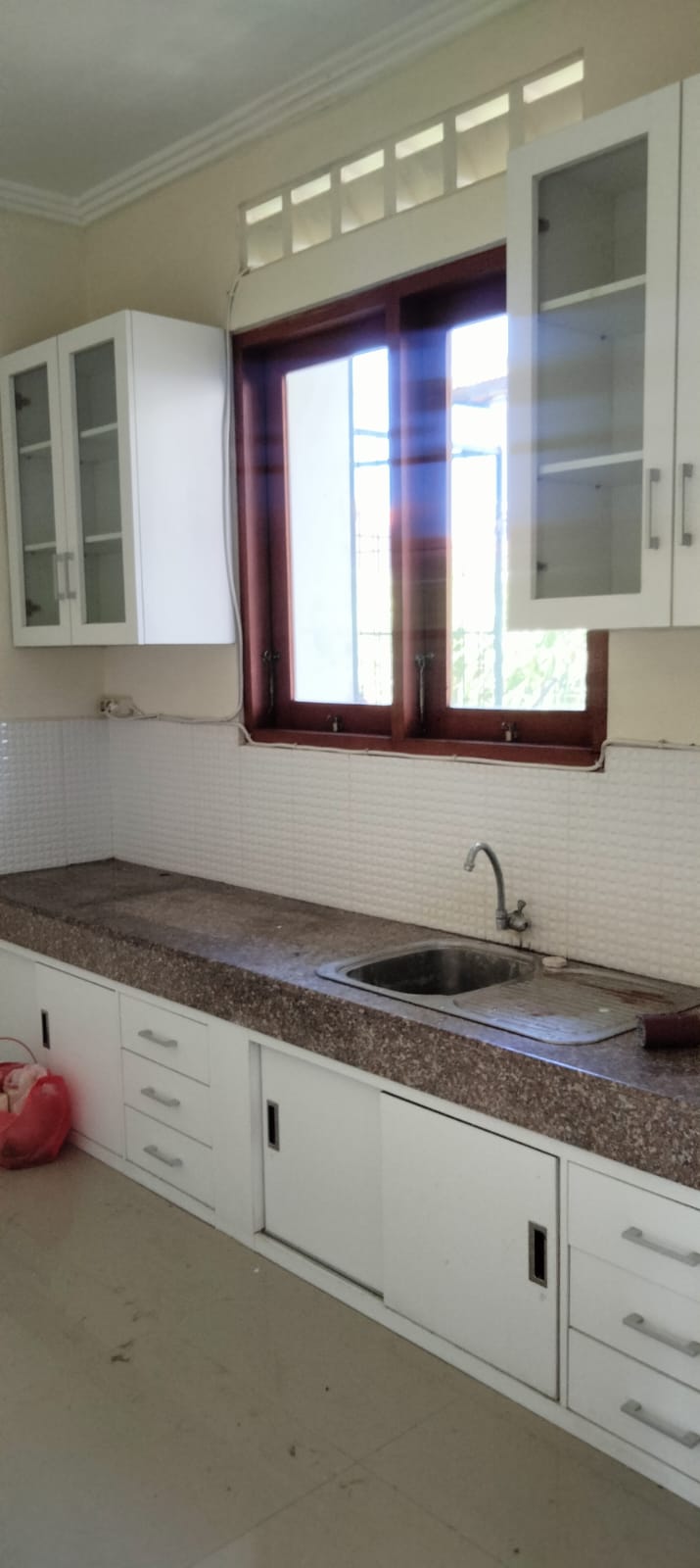 RARE DEAL IN RENON AREA – 4 BEDROOM HOUSE ONLY 100JT/YEAR! FULLY RENOVATED!