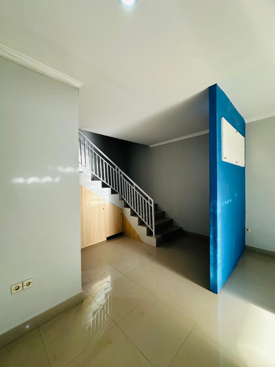 Exclusive 2-Storey Commercial Shophouse in Renon – Ideal Office Space in a Prestigious Business District