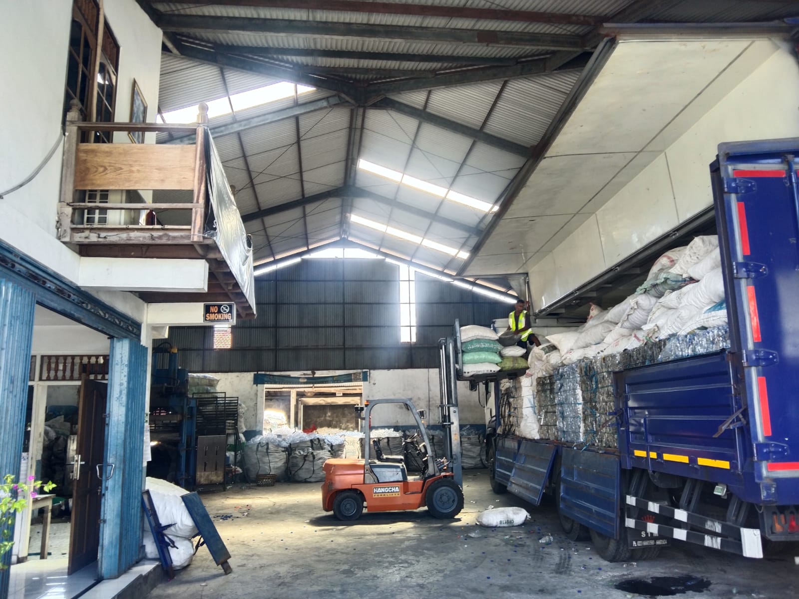 Prime Warehouse for Lease in Renon – Strategic Main Road Commercial Asset with High Business Potential