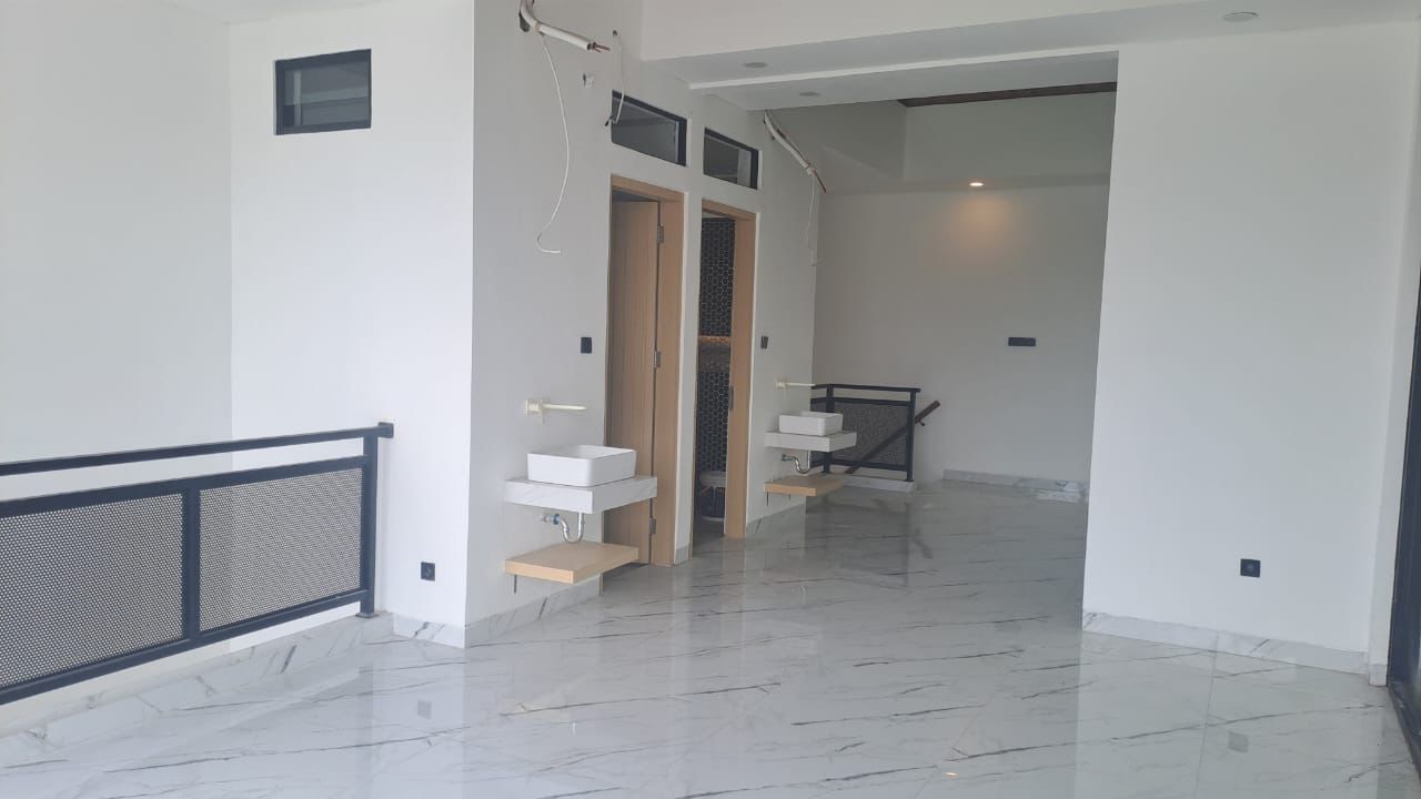 MODERN COMMERCIAL SPACE IN CANGGU