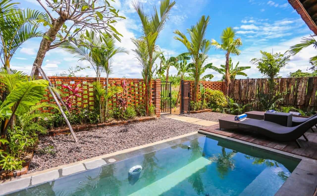 Urgent Sale — Fully Operational Hospitality Complex in Brawa, Canggu | Restaurant, 8 Deluxe Rooms, 2 Private Villas, Dormitory, Pool & Rice Field Views | 22 Are SHM Freehold