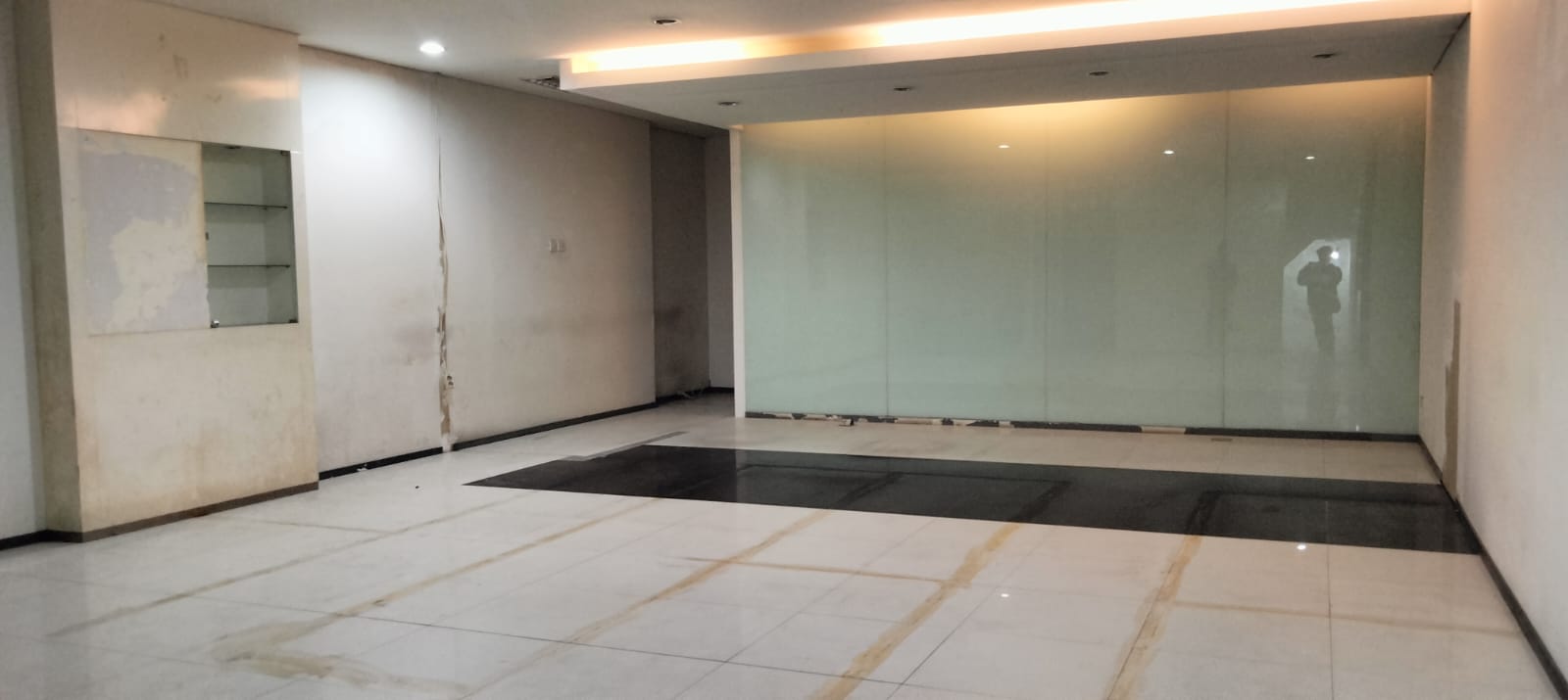 3-STOREY SHOPHOUSE – Perfect for investment