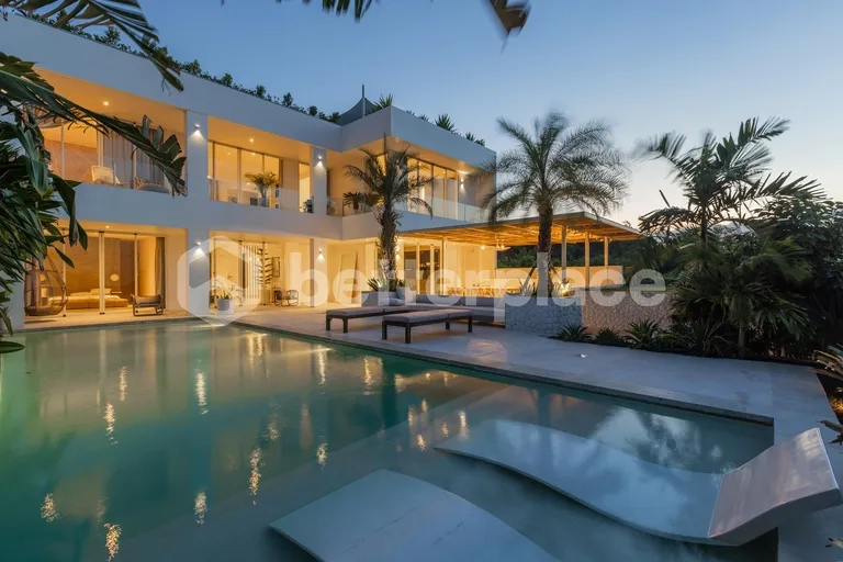 Modern 4 Bedroom Freehold Villa with Rooftop in Bukit – Ungasan