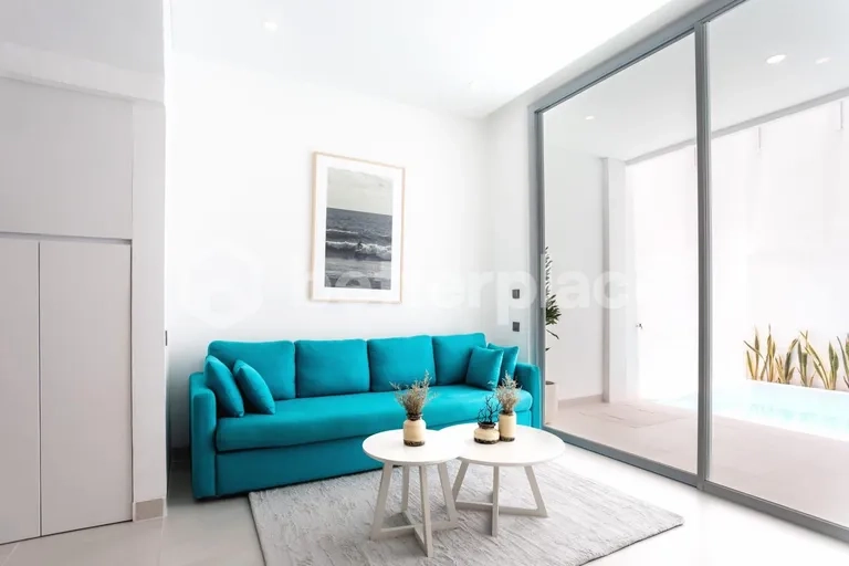 Stylish 2-Bedroom Villa in Batu Belig with Modern Comforts and Prime Location