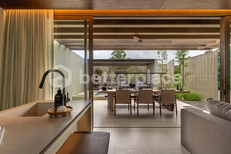 Modern Tropical Villa in Vibrant Canggu – 2 Bedrooms Walking Distance to Echo Beach