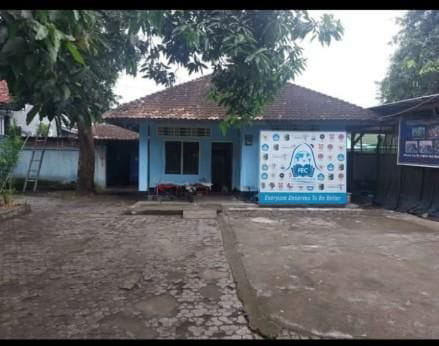 1,008 m² Strategic House for Sale – Central Selong