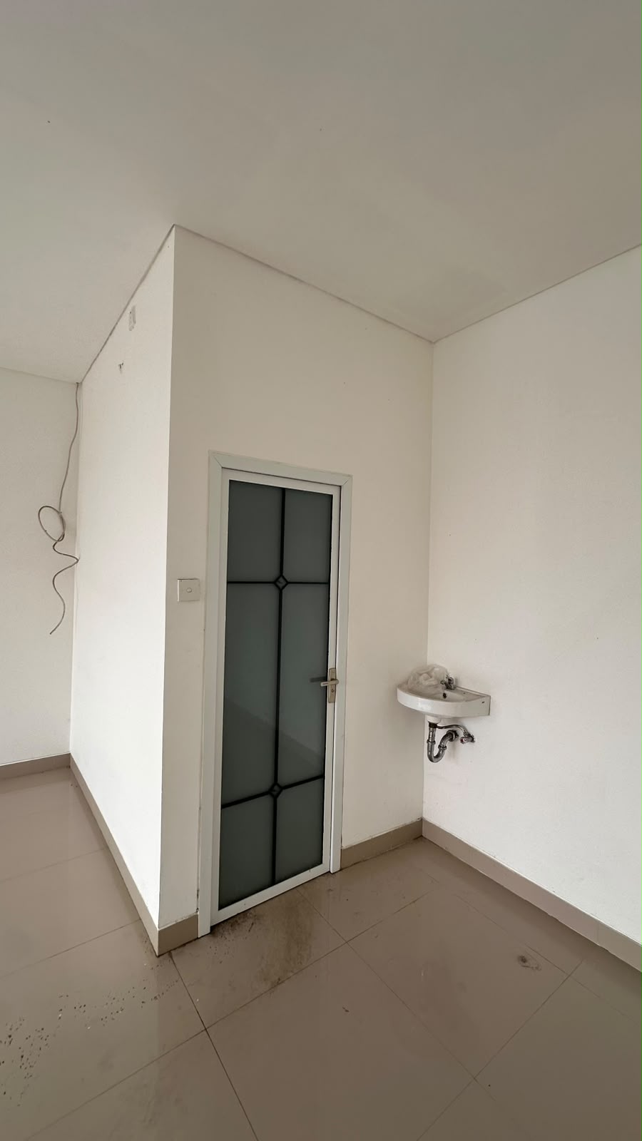 Ruko For Rent On Seseh Main Road