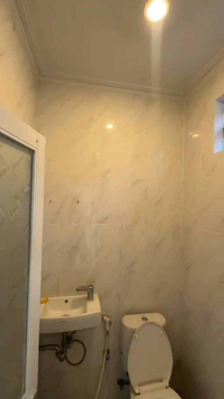 Commercial Shop for Rent in Bustling Kerobokan, Bali